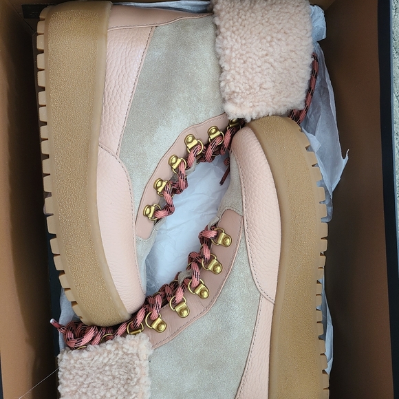 COACH Tyler Fold over Shearling Boots NIB - Picture 3 of 7